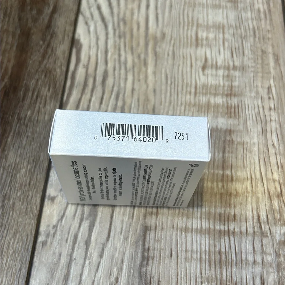 TIGI Compact Pressed Powder Foundation - Beige Tan